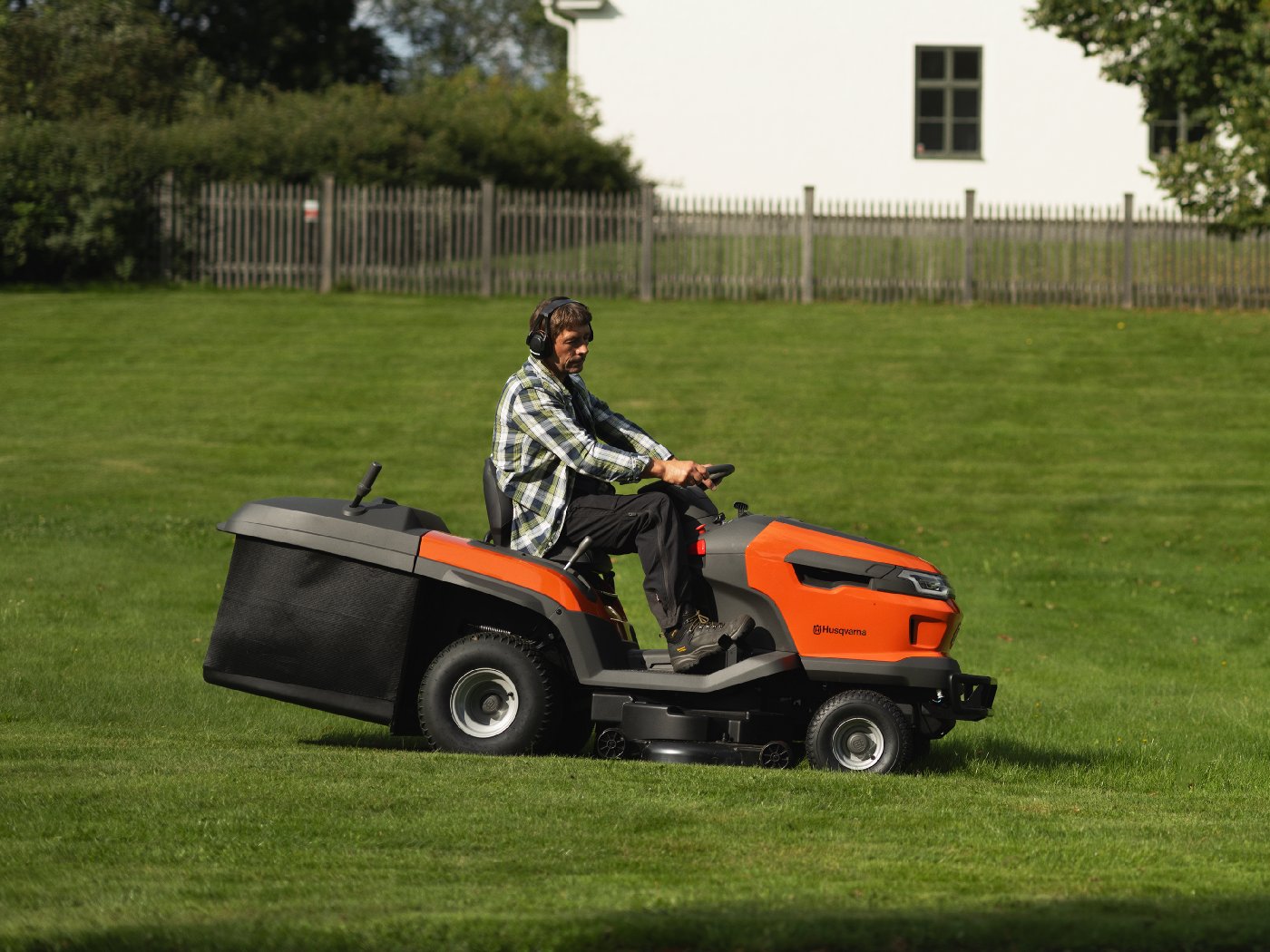 Husqvarna Rasentraktor TC 220T